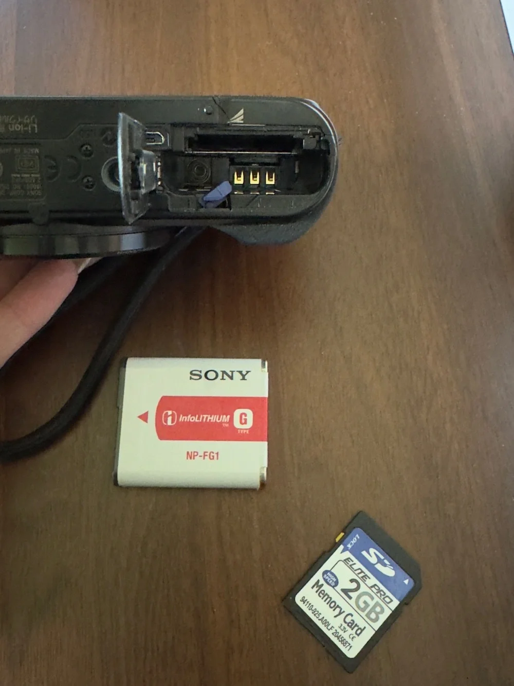 Sony Cyber-shot DSC- HX30V 18.2 MP 20x optical zoom (English Language)